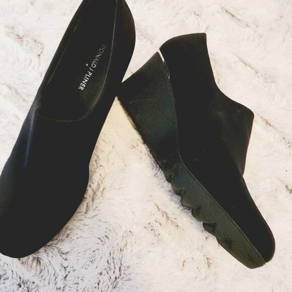 DONALD J PLINER MADDY BLACK WEDGE HEEL SIZE 11M - Picture 1 of 10
